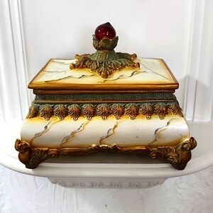 Vintage Small Ornate Footed Jewelry Trinket Box excellent vintage condit…